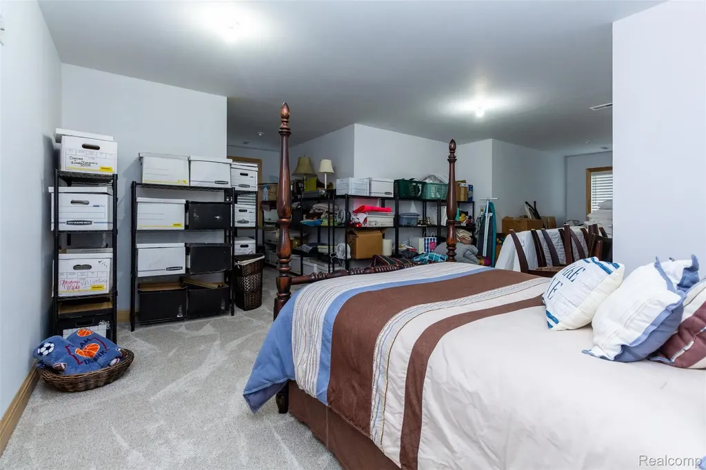 302 Tanview Drive Oxford Charter Township MI 48371