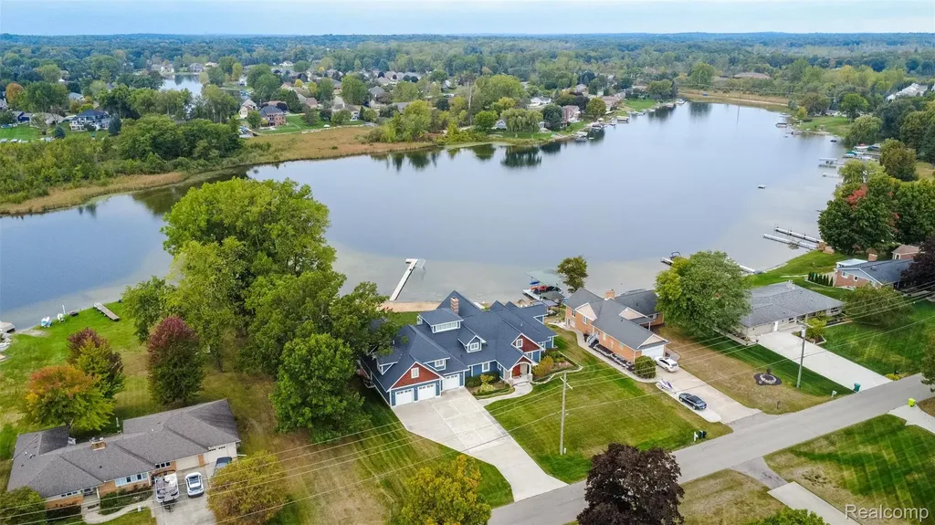 302 Tanview Drive Oxford Charter Township MI 48371