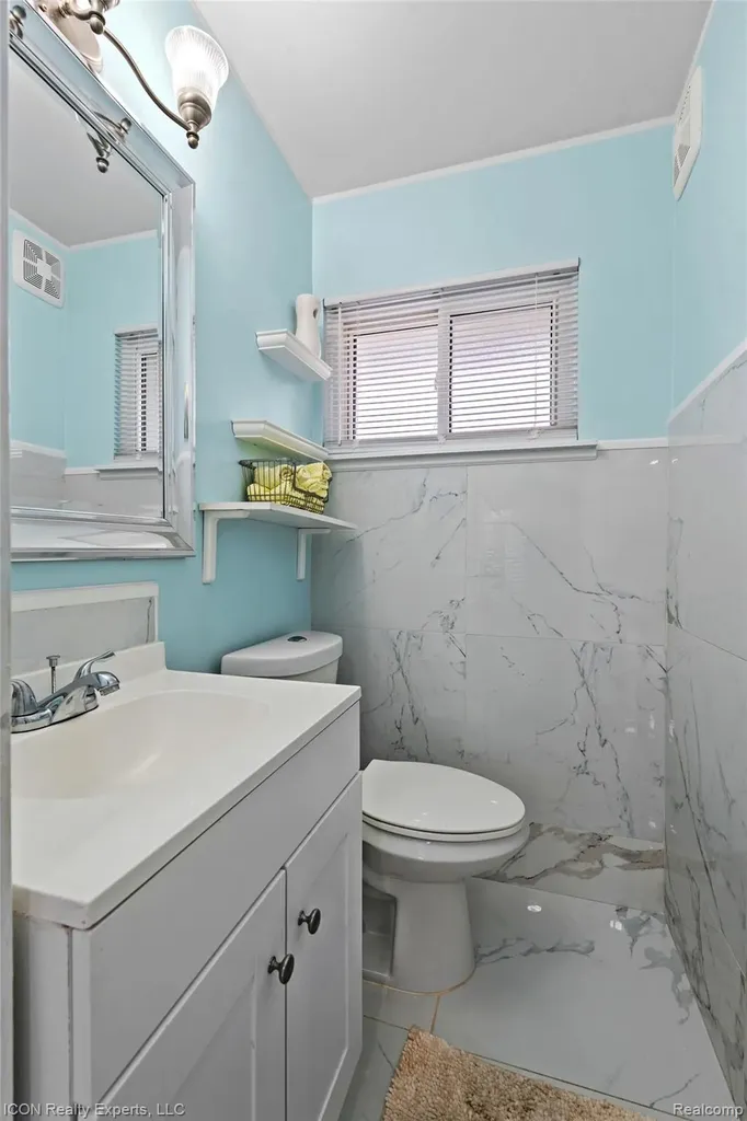 42153 Mac Rae Drive Sterling Heights City MI 48313