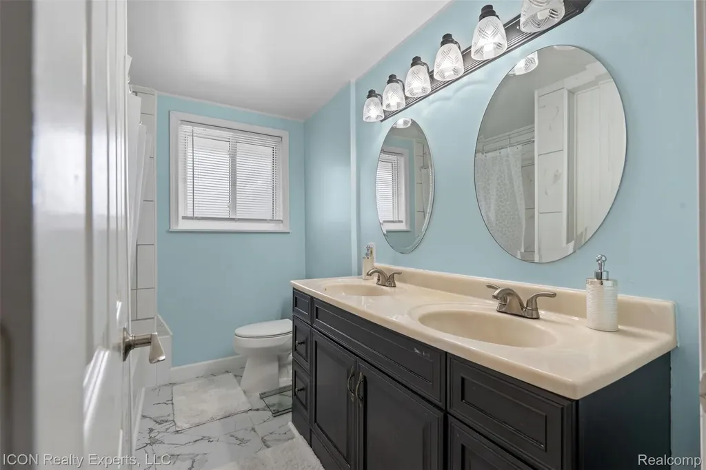 42153 Mac Rae Drive Sterling Heights City MI 48313