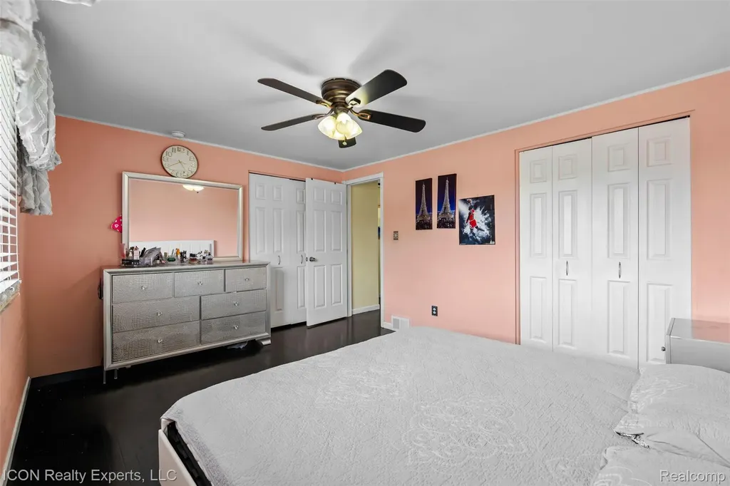 42153 Mac Rae Drive Sterling Heights City MI 48313