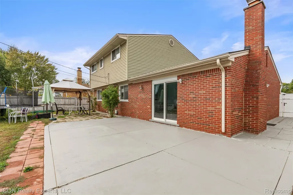 42153 Mac Rae Drive Sterling Heights City MI 48313