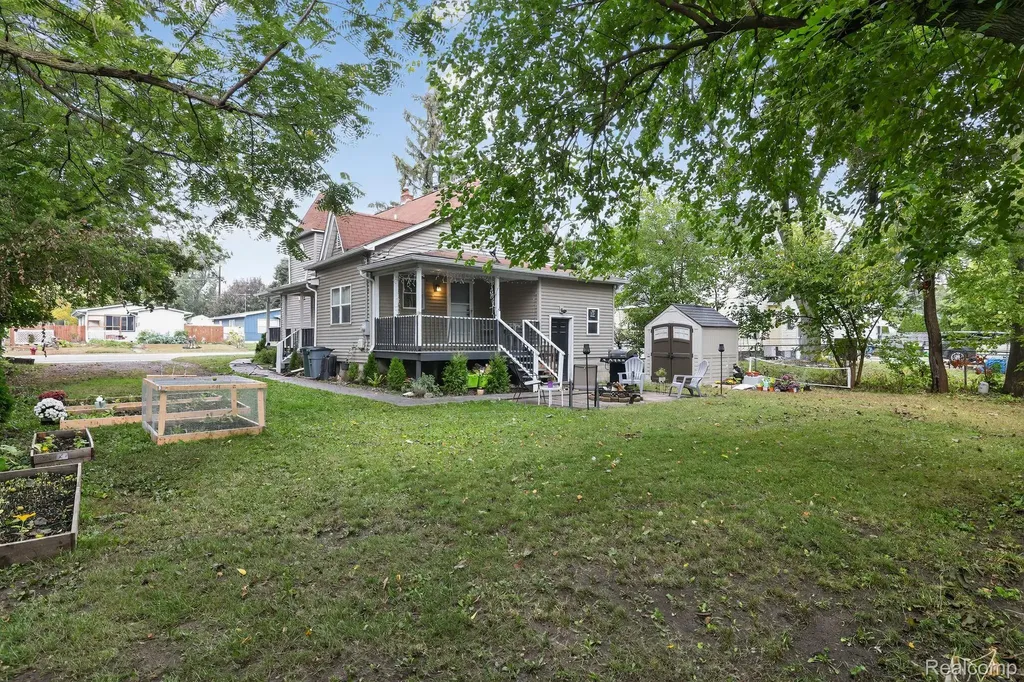 3144 Gratiot Avenue Port Huron City MI 48060
