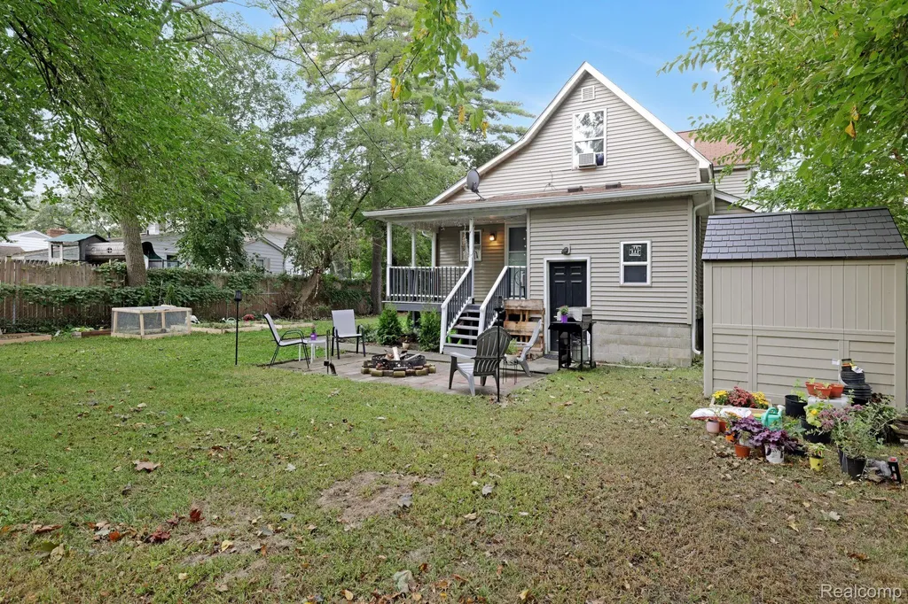 3144 Gratiot Avenue Port Huron City MI 48060