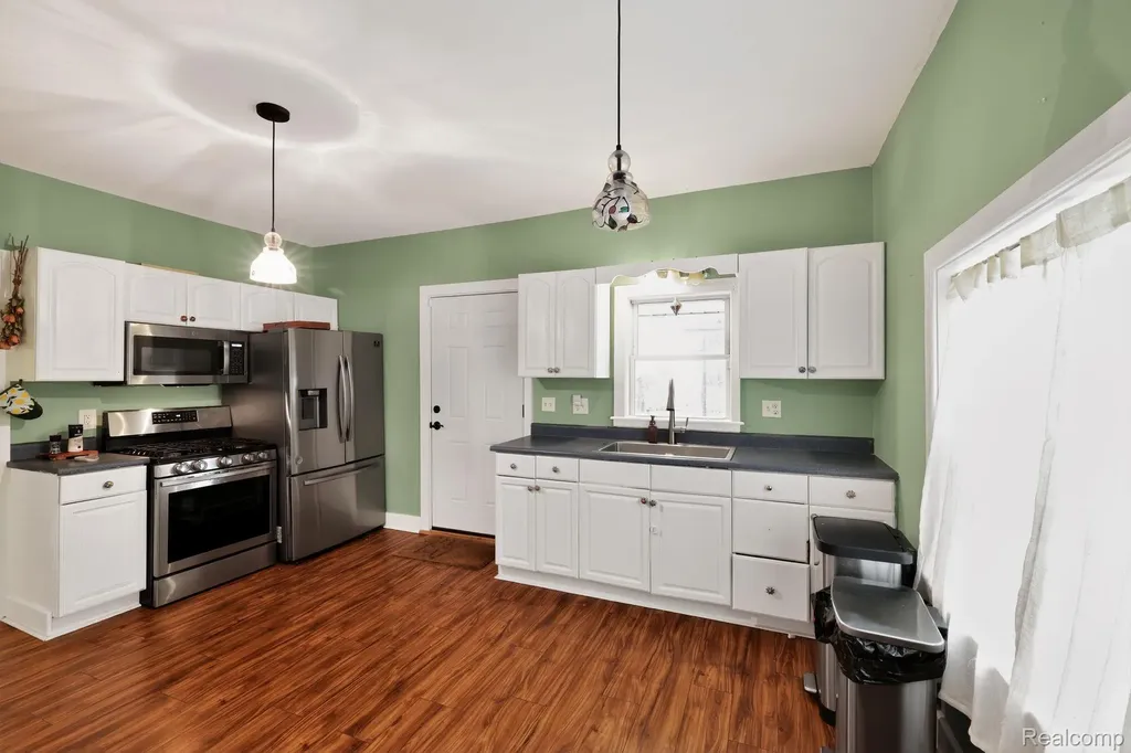 3144 Gratiot Avenue Port Huron City MI 48060