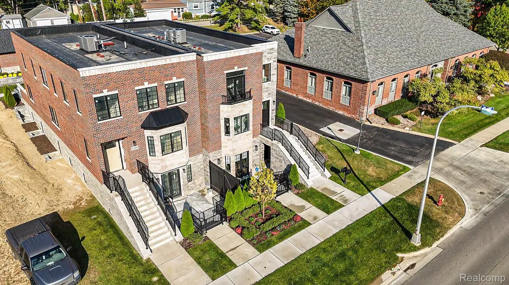 1223 N Main Street Rochester City MI 48307