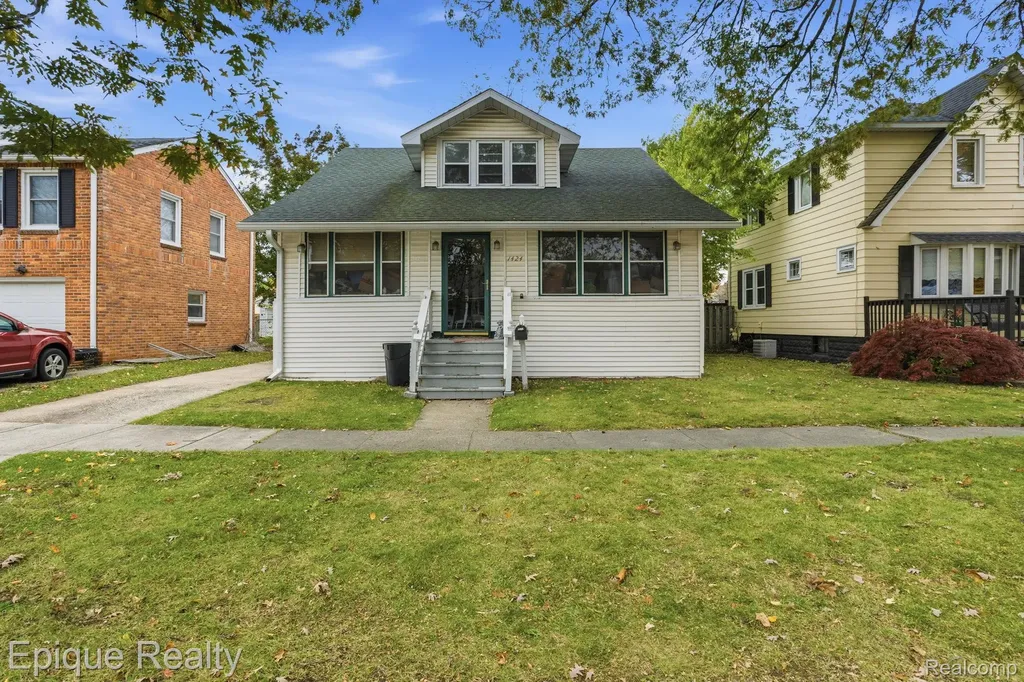1424 19th Street Port Huron City MI 48060