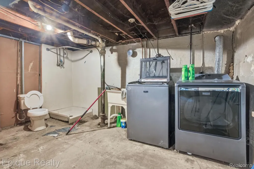 1424 19th Street Port Huron City MI 48060