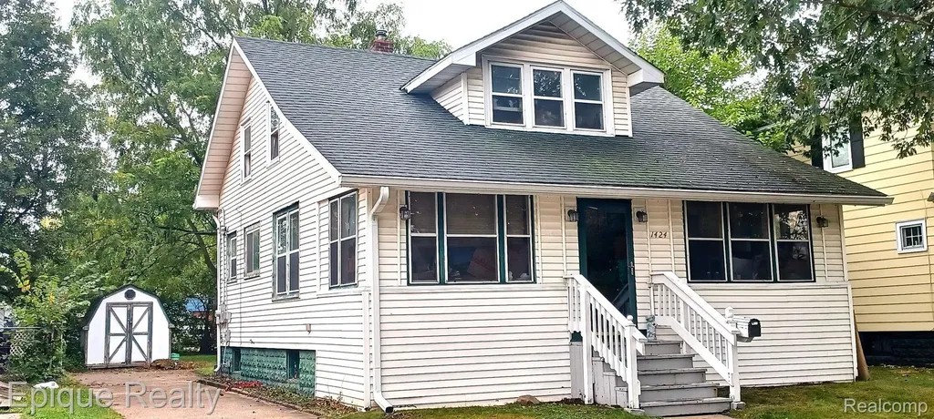 1424 19th Street Port Huron City MI 48060