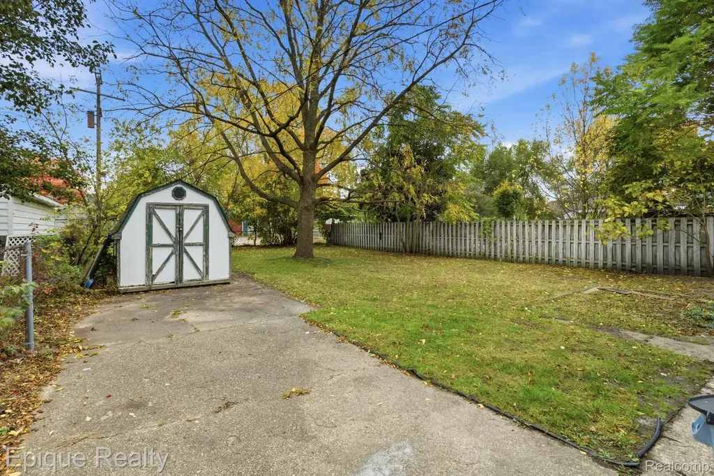 1424 19th Street Port Huron City MI 48060