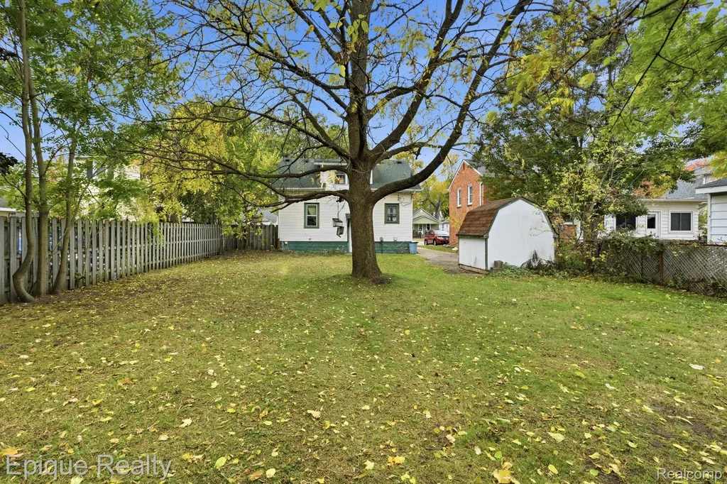 1424 19th Street Port Huron City MI 48060