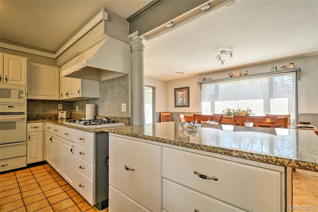 2136 Newport Road Ann Arbor City MI 48103