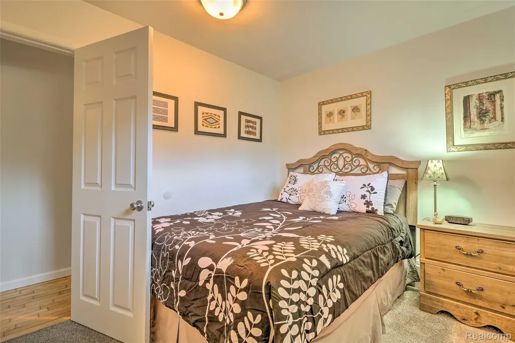 2136 Newport Road Ann Arbor City MI 48103