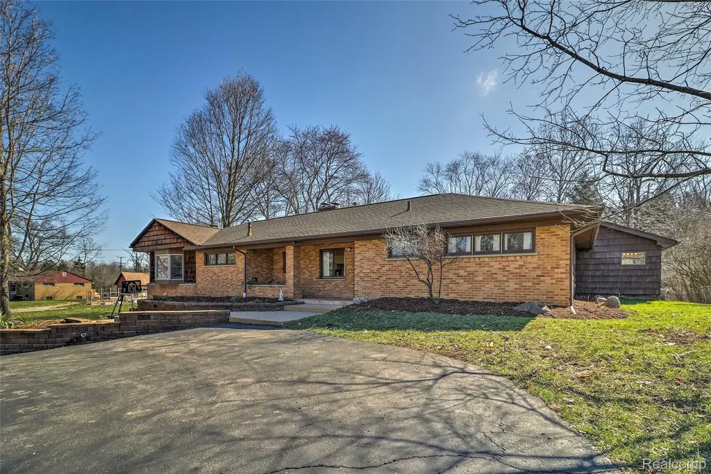 2136 Newport Road Ann Arbor City MI 48103