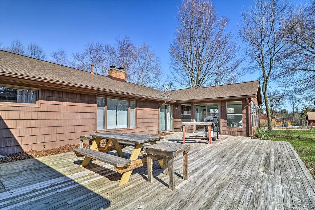 2136 Newport Road Ann Arbor City MI 48103