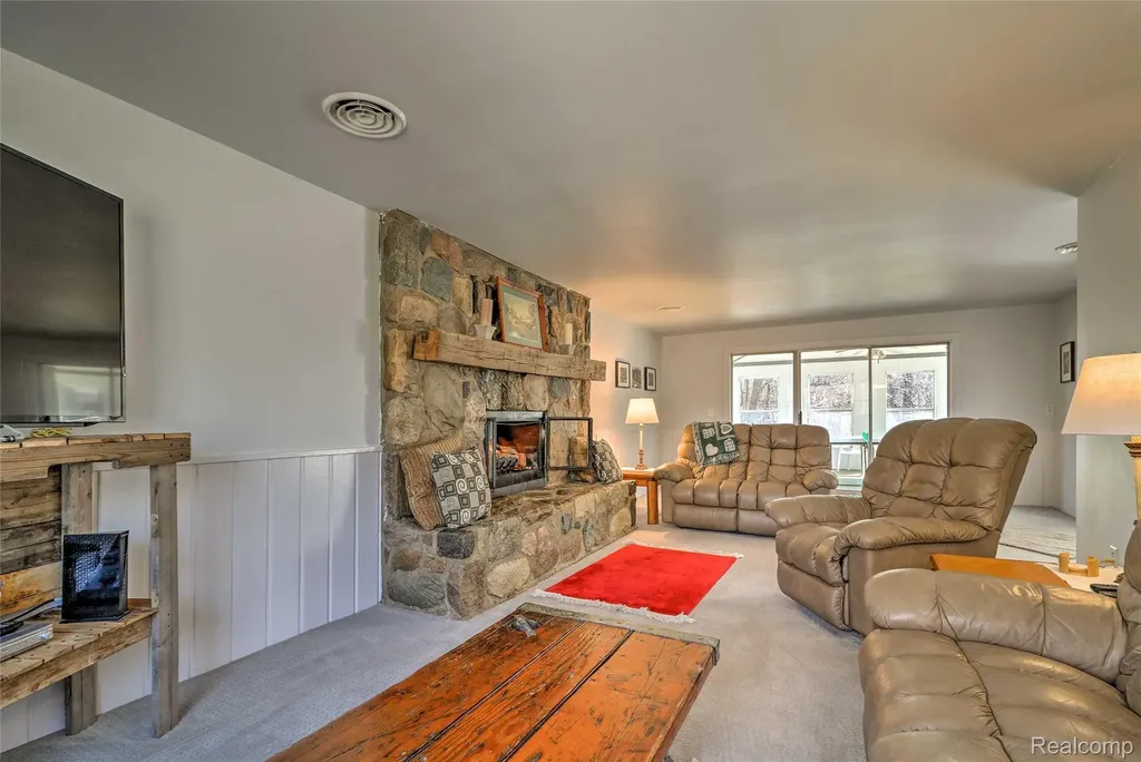 2136 Newport Road Ann Arbor City MI 48103