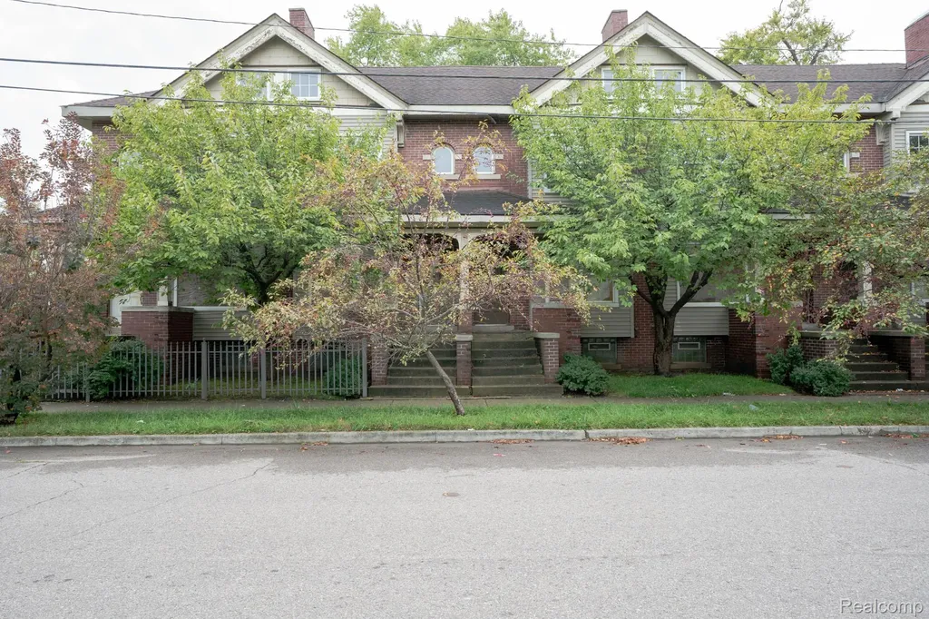 7246 Saint Paul Street Detroit City MI 48214
