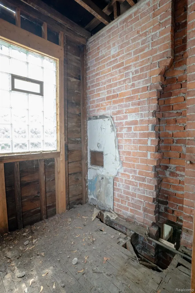 7246 Saint Paul Street Detroit City MI 48214