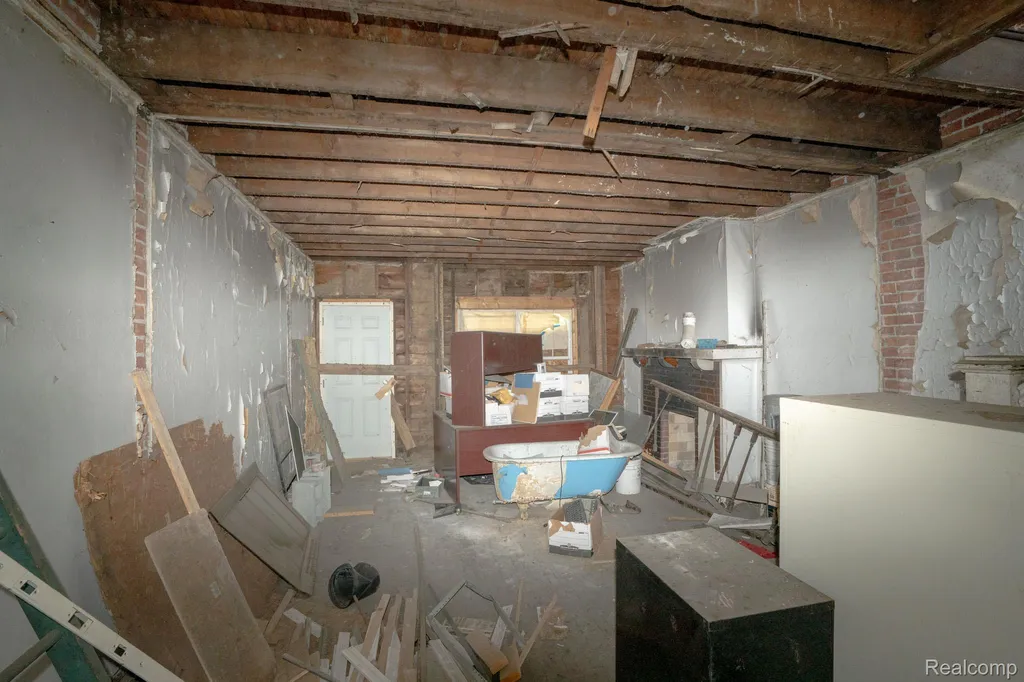 7246 Saint Paul Street Detroit City MI 48214