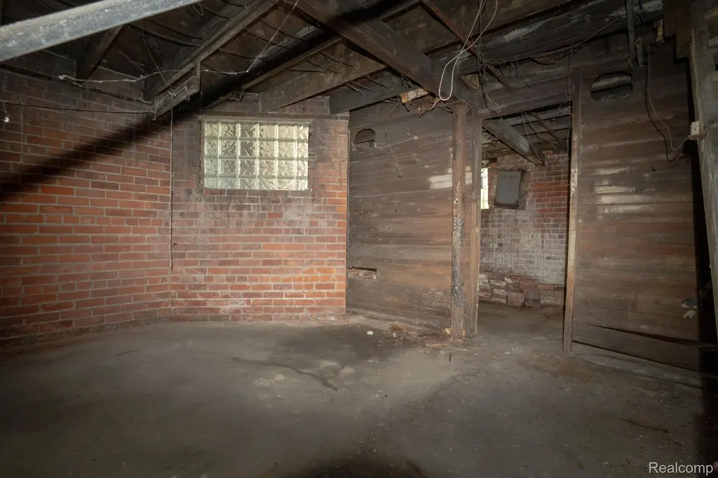 7246 Saint Paul Street Detroit City MI 48214