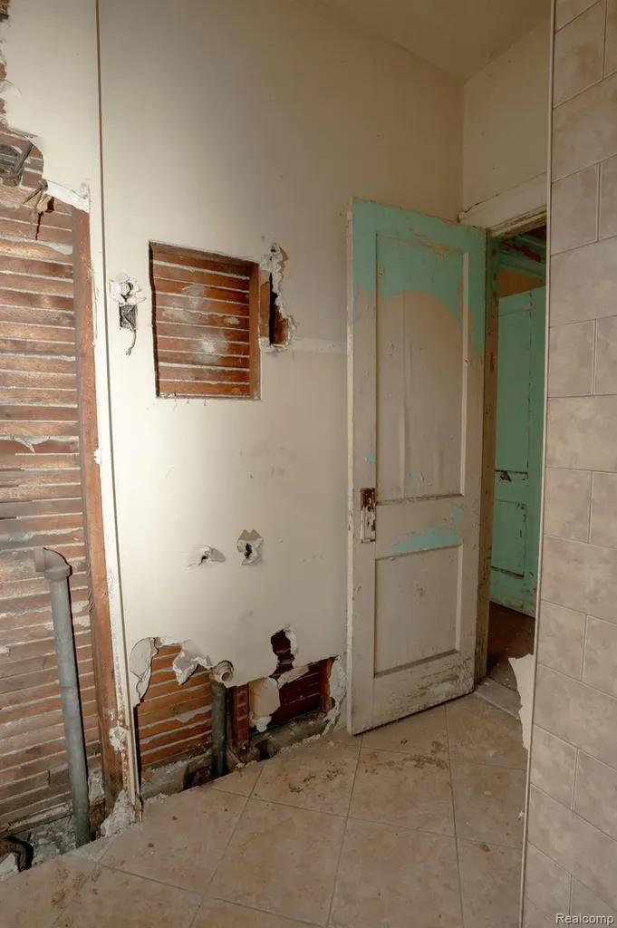 3298 Clairmount Street Detroit City MI 48206