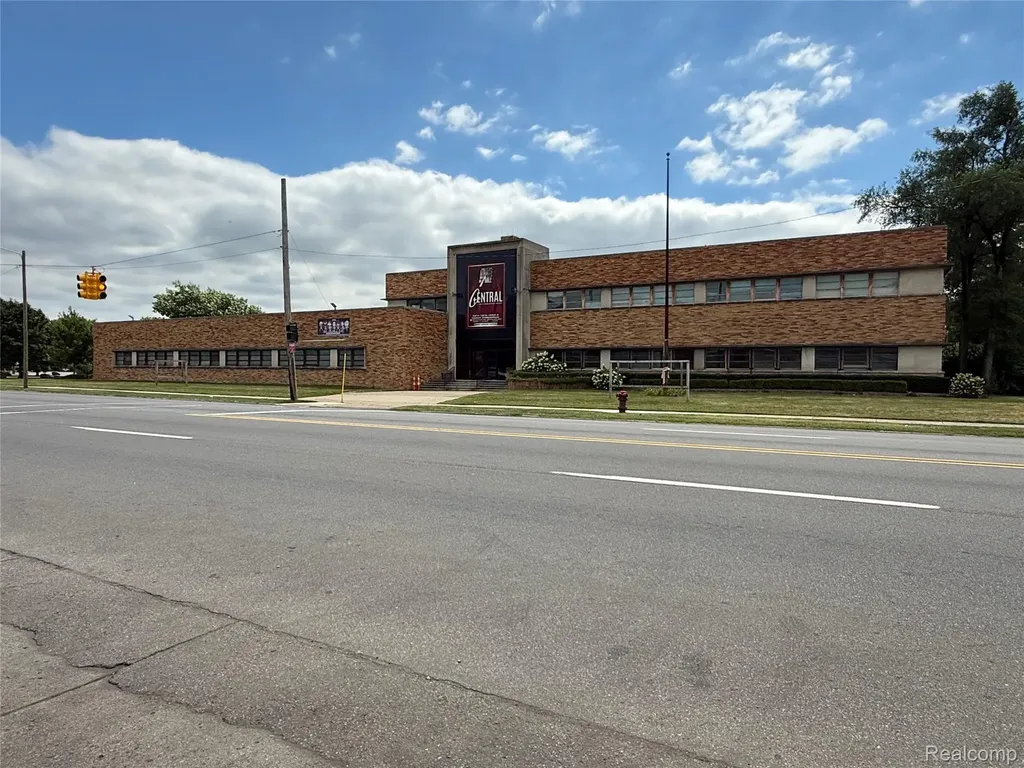 10421 W 7 Mile Road Detroit City MI 48221