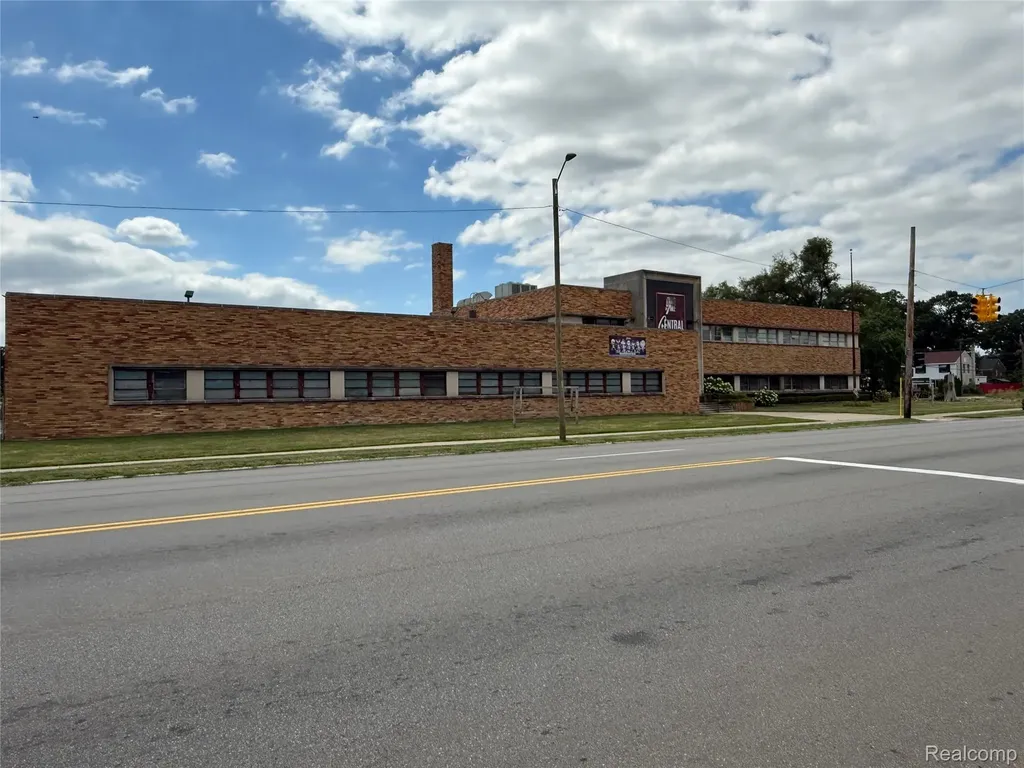 10421 W 7 Mile Road Detroit City MI 48221