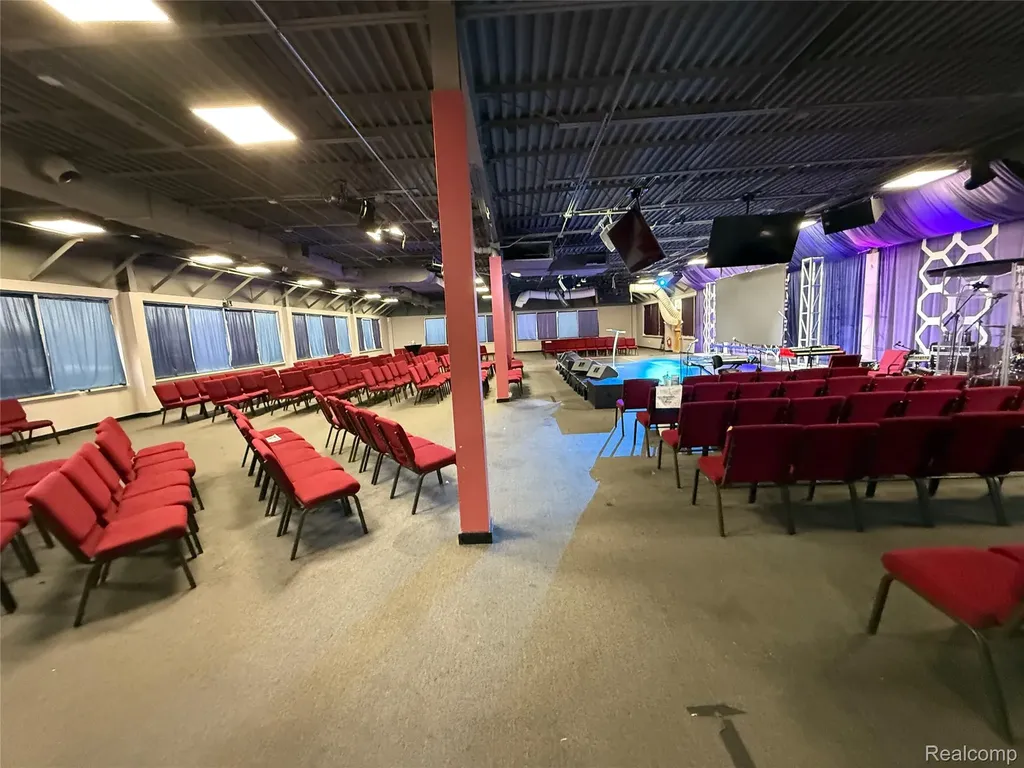 10421 W 7 Mile Road Detroit City MI 48221
