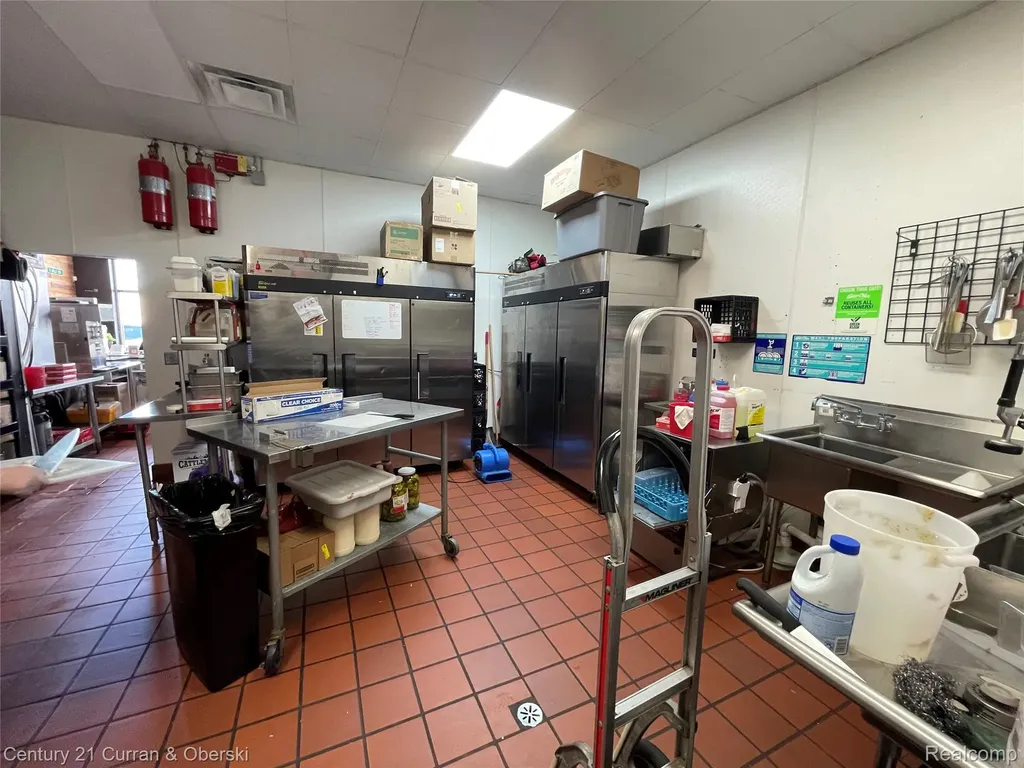 8175 N Telegraph Road Dearborn Heights City MI 48127