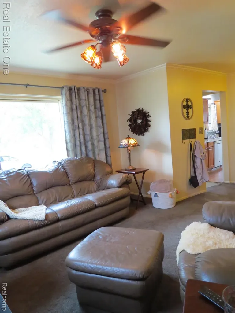 15742 Kennebec Street Southgate City MI 48195