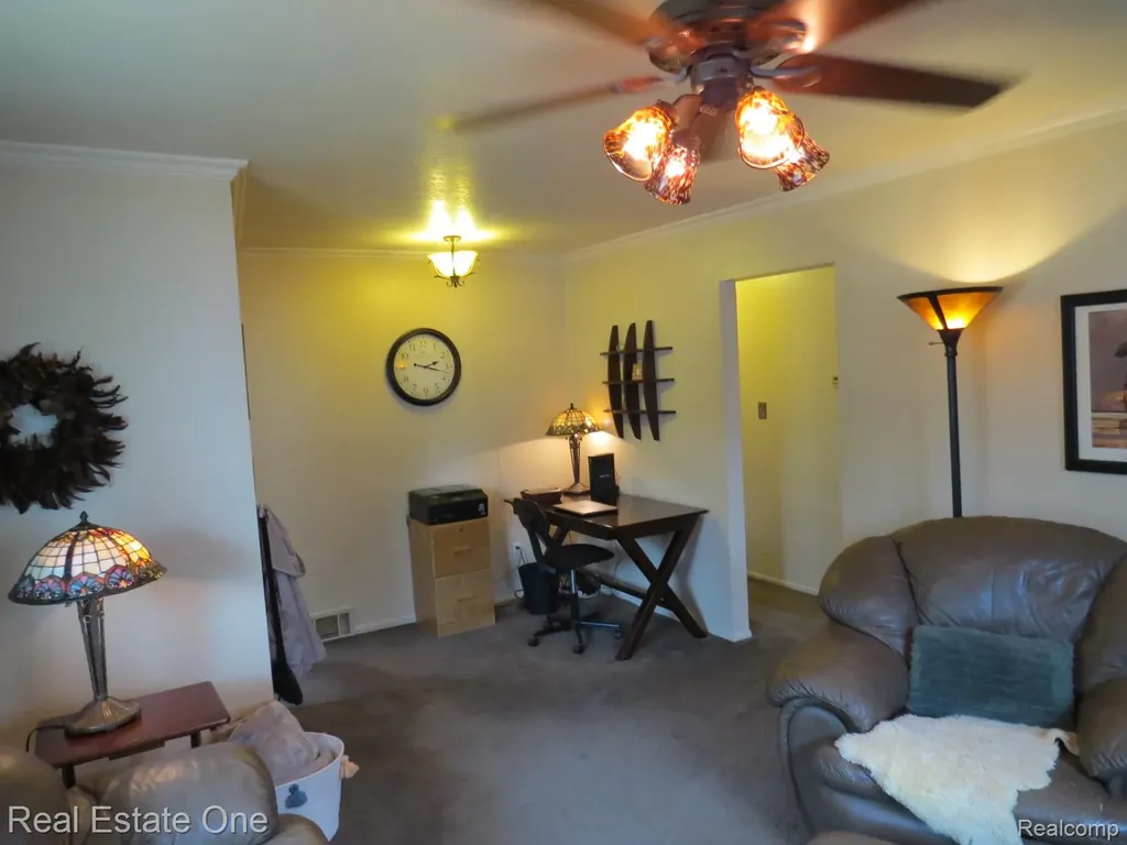 15742 Kennebec Street Southgate City MI 48195
