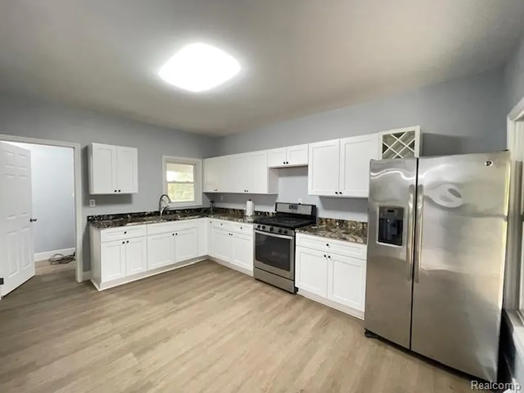 2753 E Snover Road Mayville Village MI 48744
