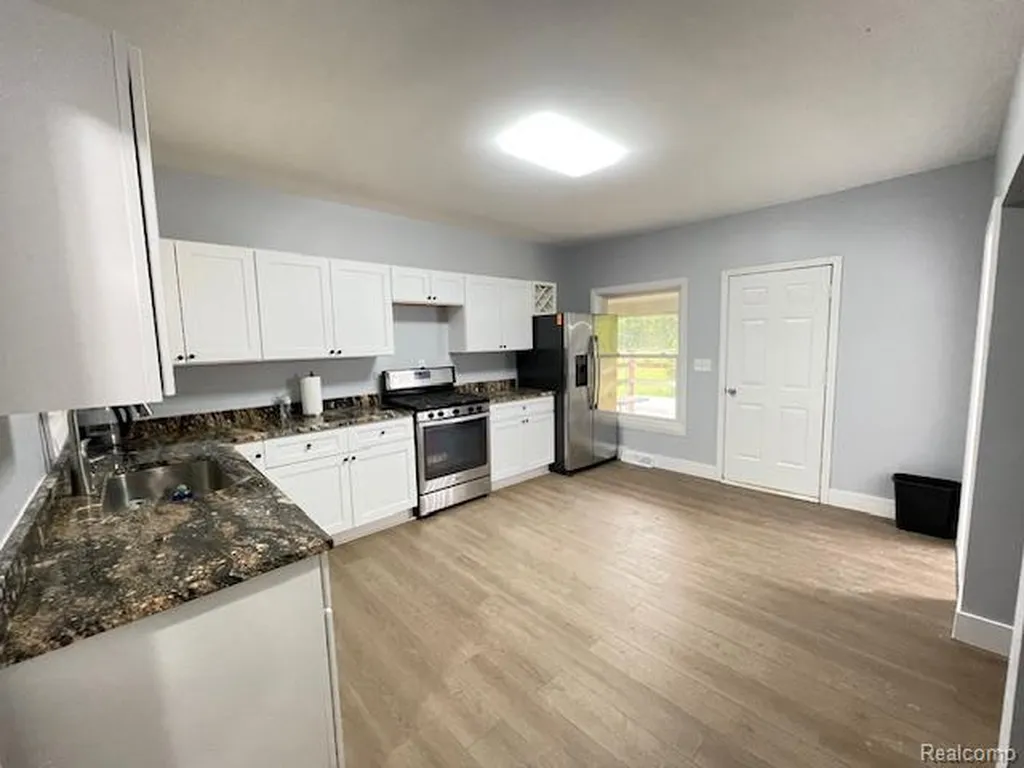 2753 E Snover Road Mayville Village MI 48744