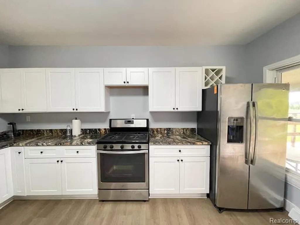 2753 E Snover Road Mayville Village MI 48744