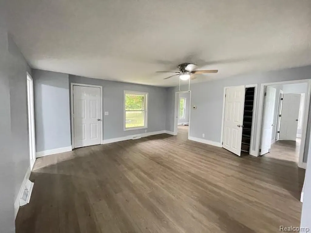 2753 E Snover Road Mayville Village MI 48744