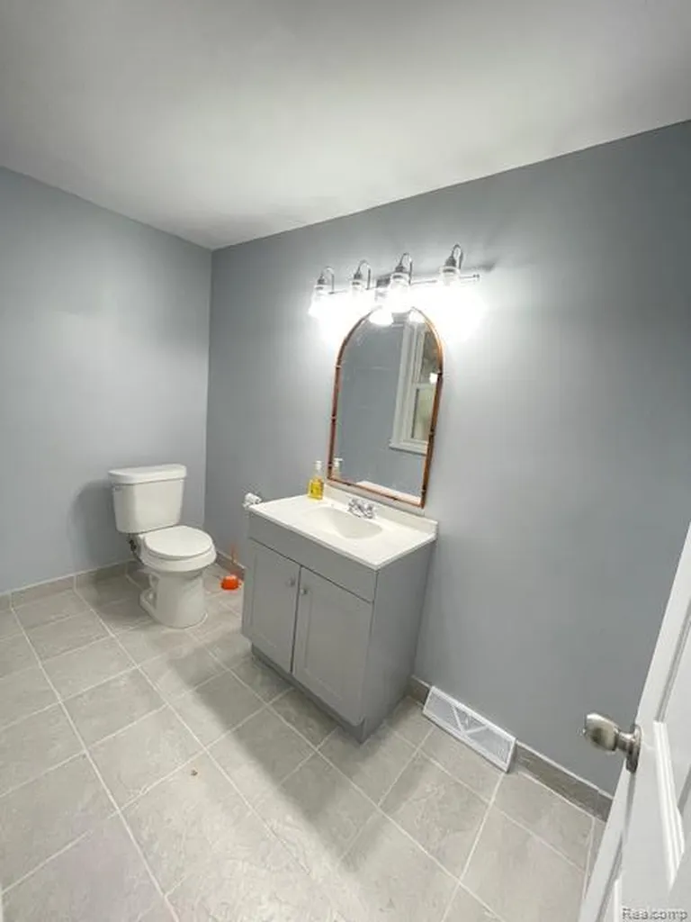 2753 E Snover Road Mayville Village MI 48744