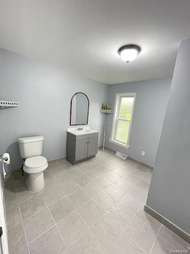2753 E Snover Road Mayville Village MI 48744