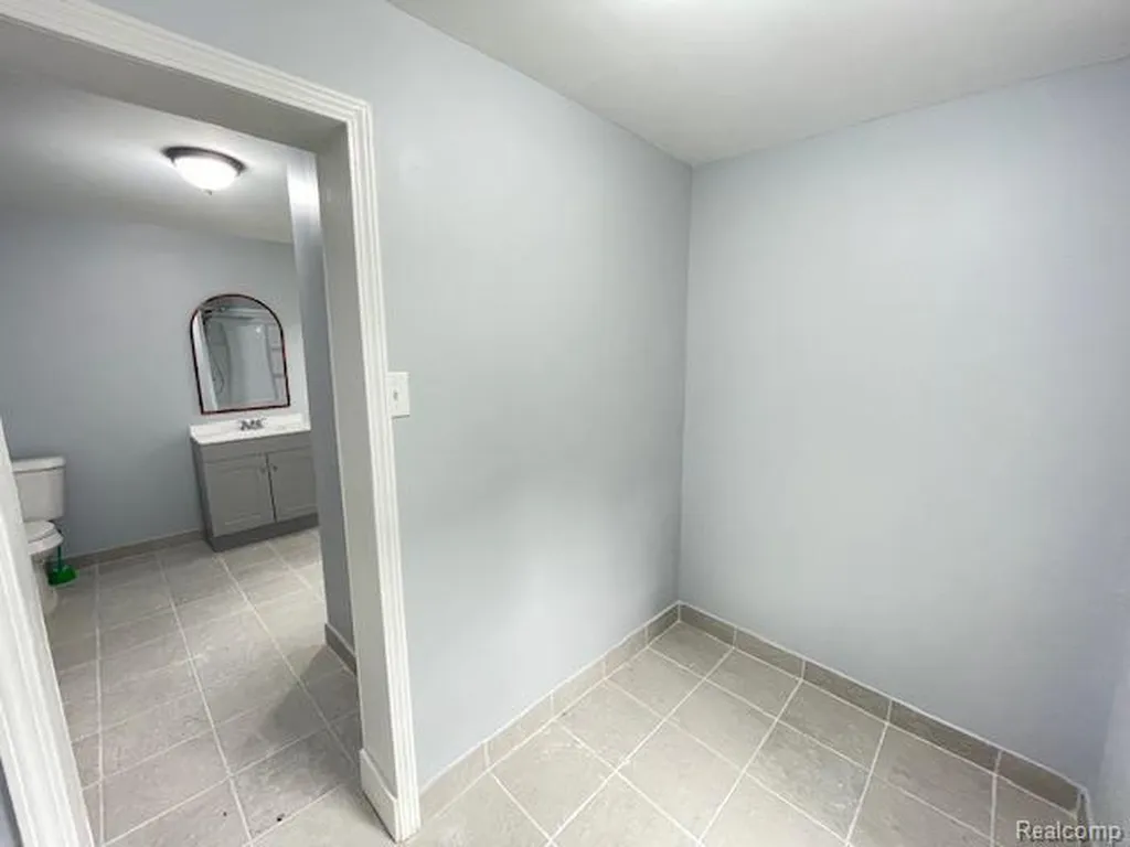 2753 E Snover Road Mayville Village MI 48744