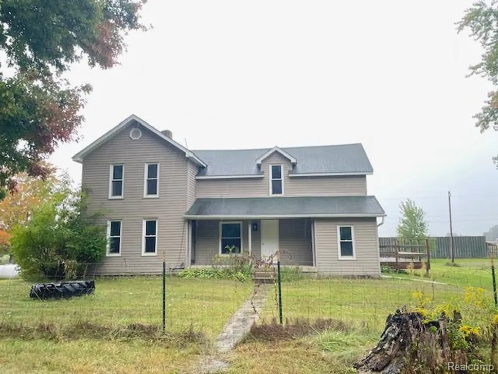 2753 E Snover Road Mayville Village MI 48744