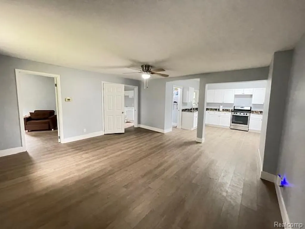 2753 E Snover Road Mayville Village MI 48744