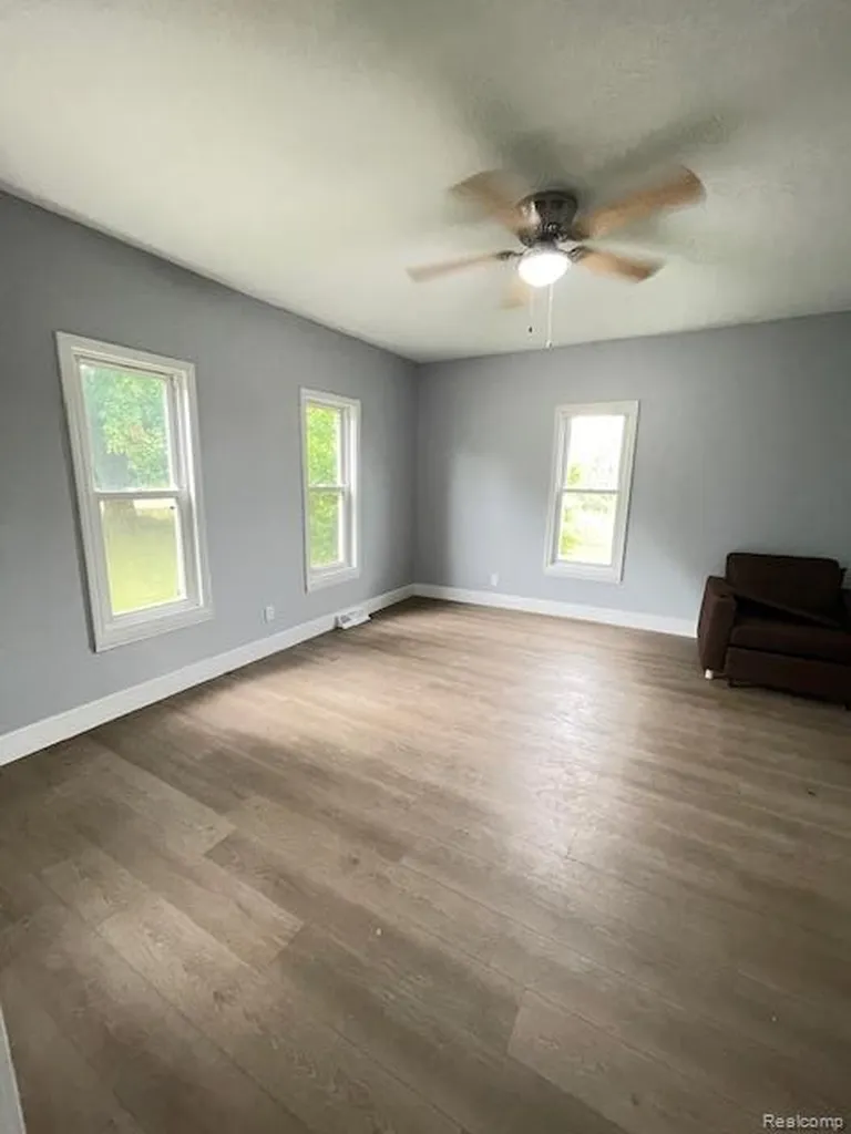 2753 E Snover Road Mayville Village MI 48744
