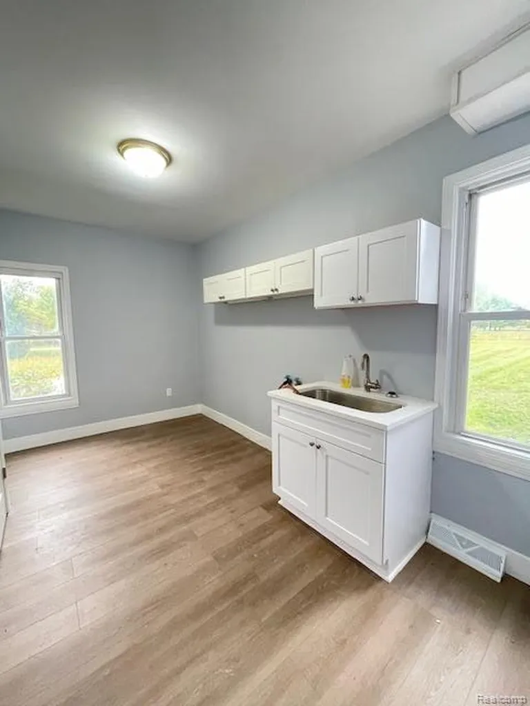 2753 E Snover Road Mayville Village MI 48744
