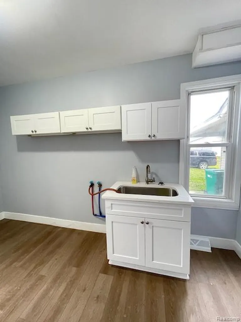 2753 E Snover Road Mayville Village MI 48744