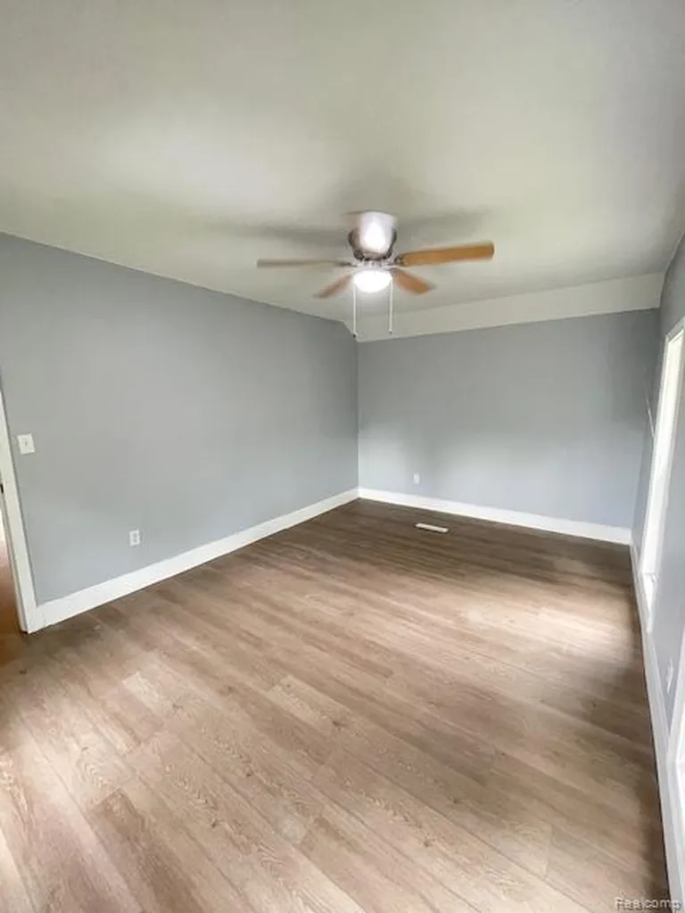 2753 E Snover Road Mayville Village MI 48744