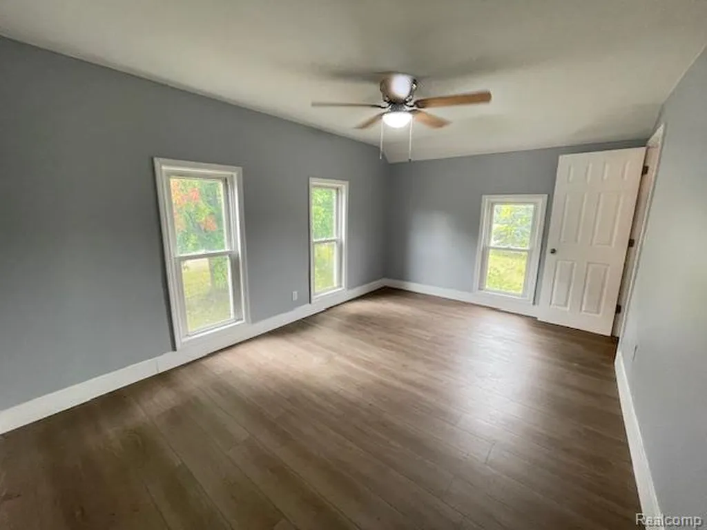 2753 E Snover Road Mayville Village MI 48744