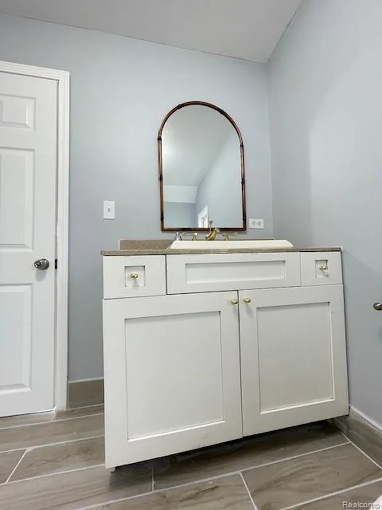 2753 E Snover Road Mayville Village MI 48744