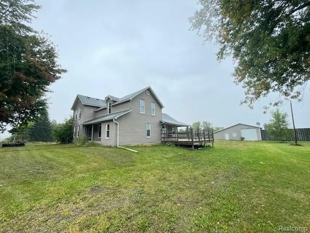 2753 E Snover Road Mayville Village MI 48744