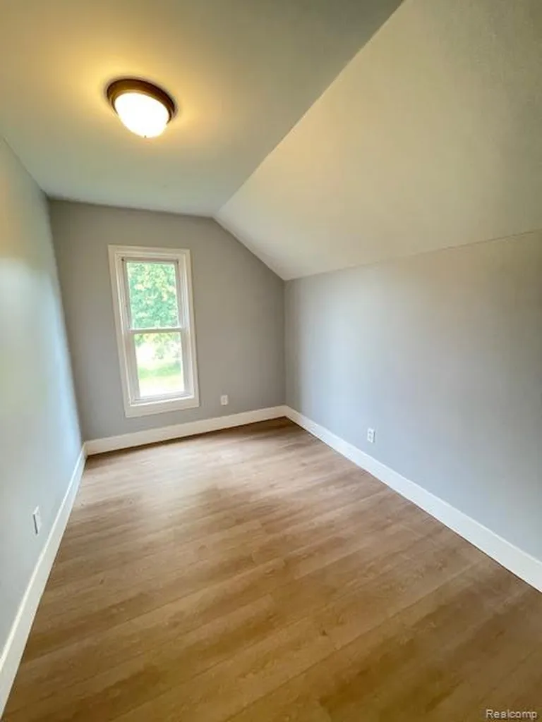 2753 E Snover Road Mayville Village MI 48744