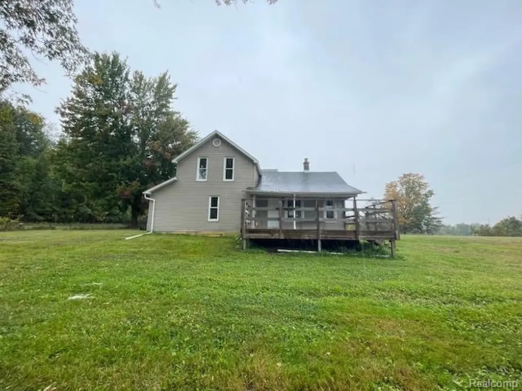 2753 E Snover Road Mayville Village MI 48744