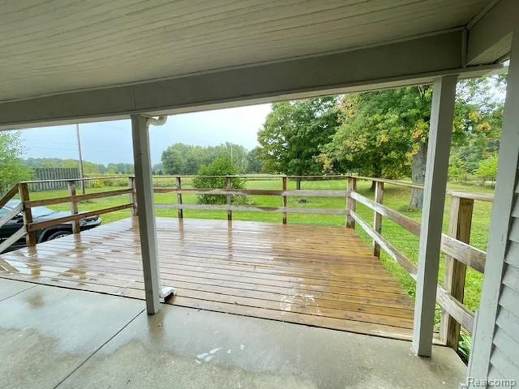 2753 E Snover Road Mayville Village MI 48744
